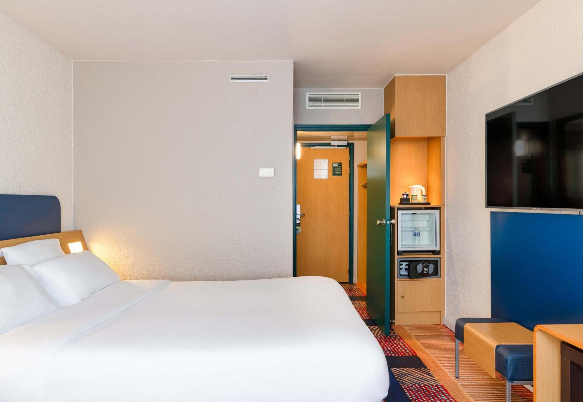 B&B Hotel Lyon Nord 4 Etoiles Dardilly Quarto foto